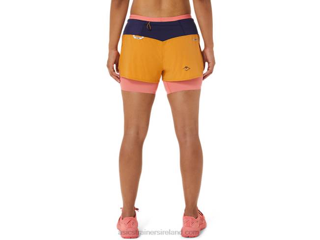 Women\s Fujitrail 2-N-1 Short Sandstorm/Papaya Asics XXPD2537