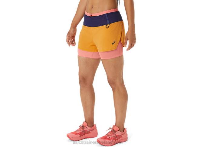 Women\s Fujitrail 2-N-1 Short Sandstorm/Papaya Asics XXPD2537