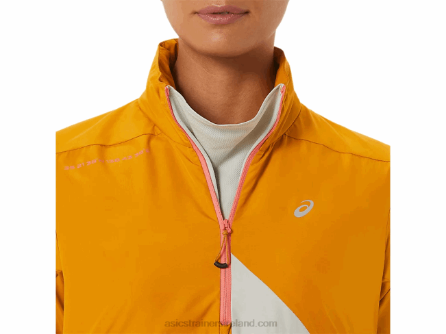 Women\s Fujitrail Anorak Sandstorm/Light Sage Asics XXPD2568